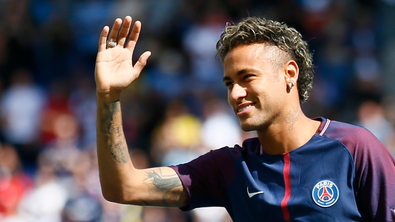 Neymar máva fanúšikom v Paríži.