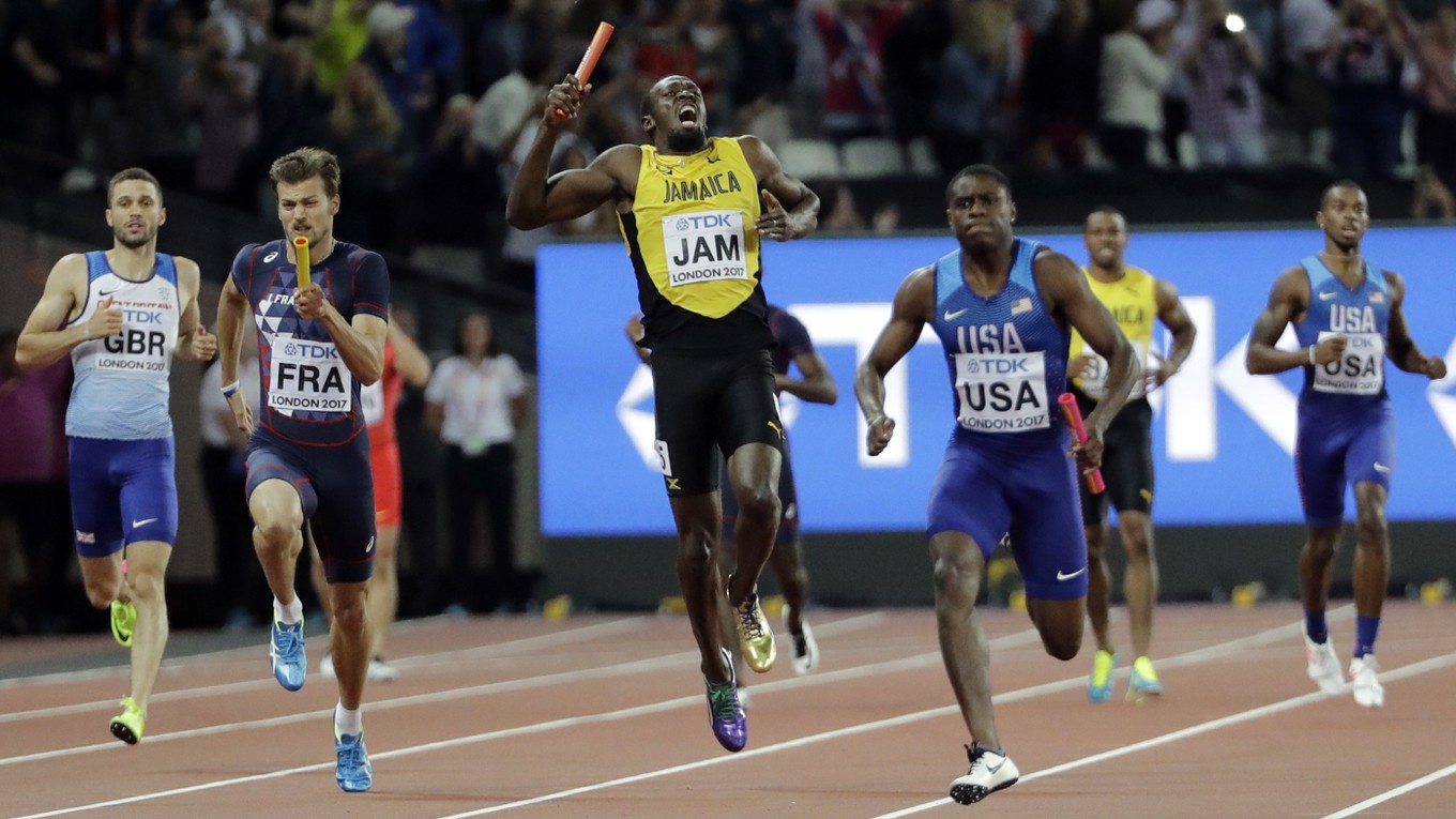 Usain Bolt mal bolestivú grimasu.