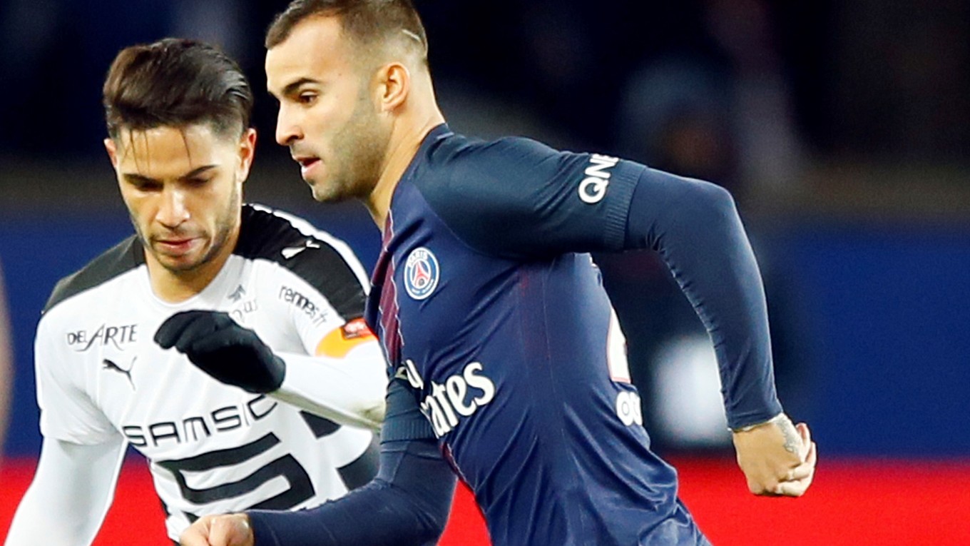 Jesé Rodriguez v modrom drese PSG.