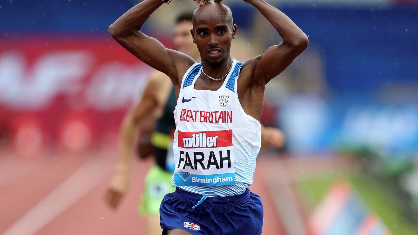  Brit Mo Farah víťazí v behu na 3000 m na podujatí Diamantovej ligy v atletike v Birminghame.