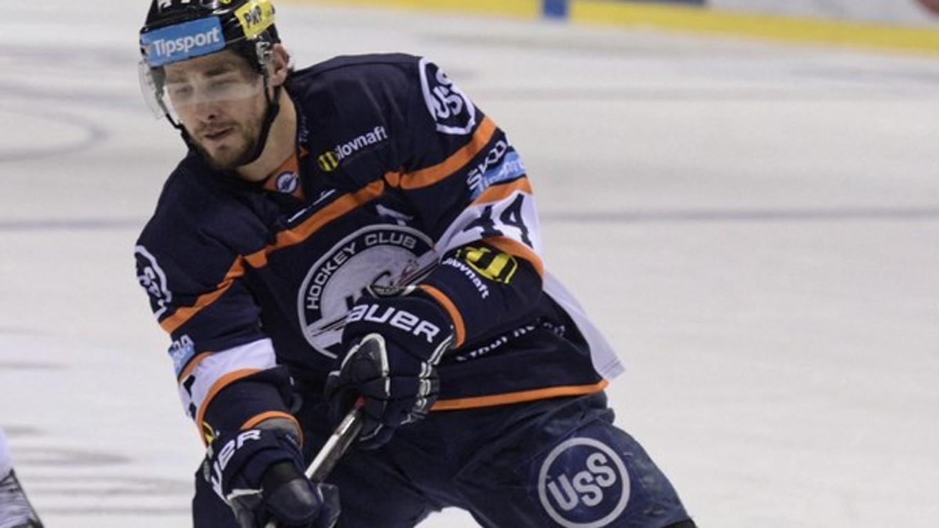 Gabriel Spilar ešte v drese HC Košice (2016). Teraz to skúša v Poprade.