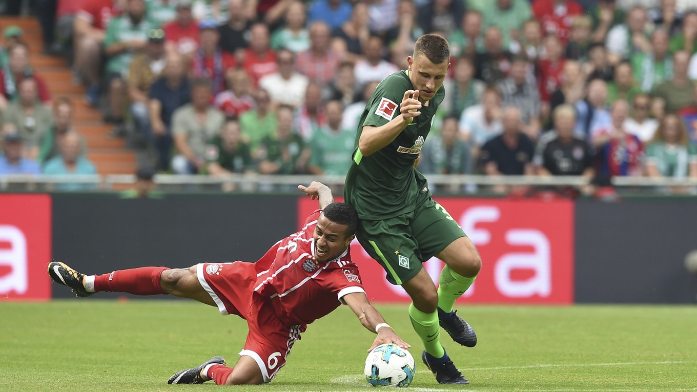 Momentka zo zápasu medzi Werderom Brémy a Bayernom Mníchov (0:2).