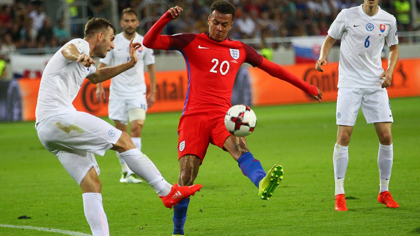 Na jeseň futbalisti Slovenska prehrali doma s Anglickom 0:1.