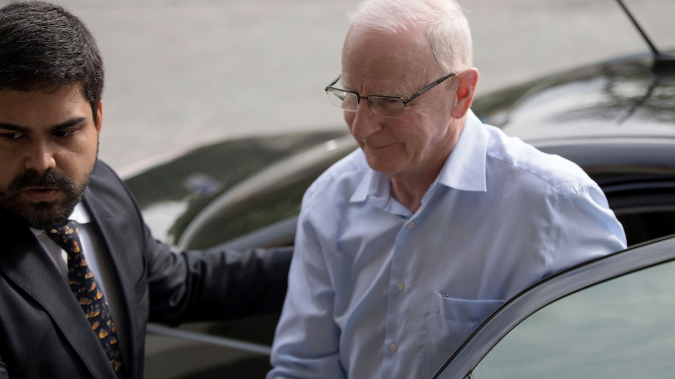 Hickey v liste odôvodnil svoju rezignáciu snahou ochrániť MOV.