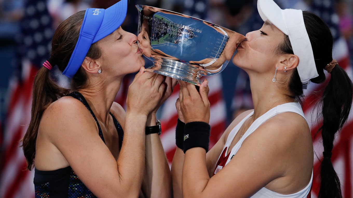 Taiwanská tenistka Čchan Jüng-ťan a Švajčiarka Martina Hingisová zvíťazili vo štvorhre žien na US Open.