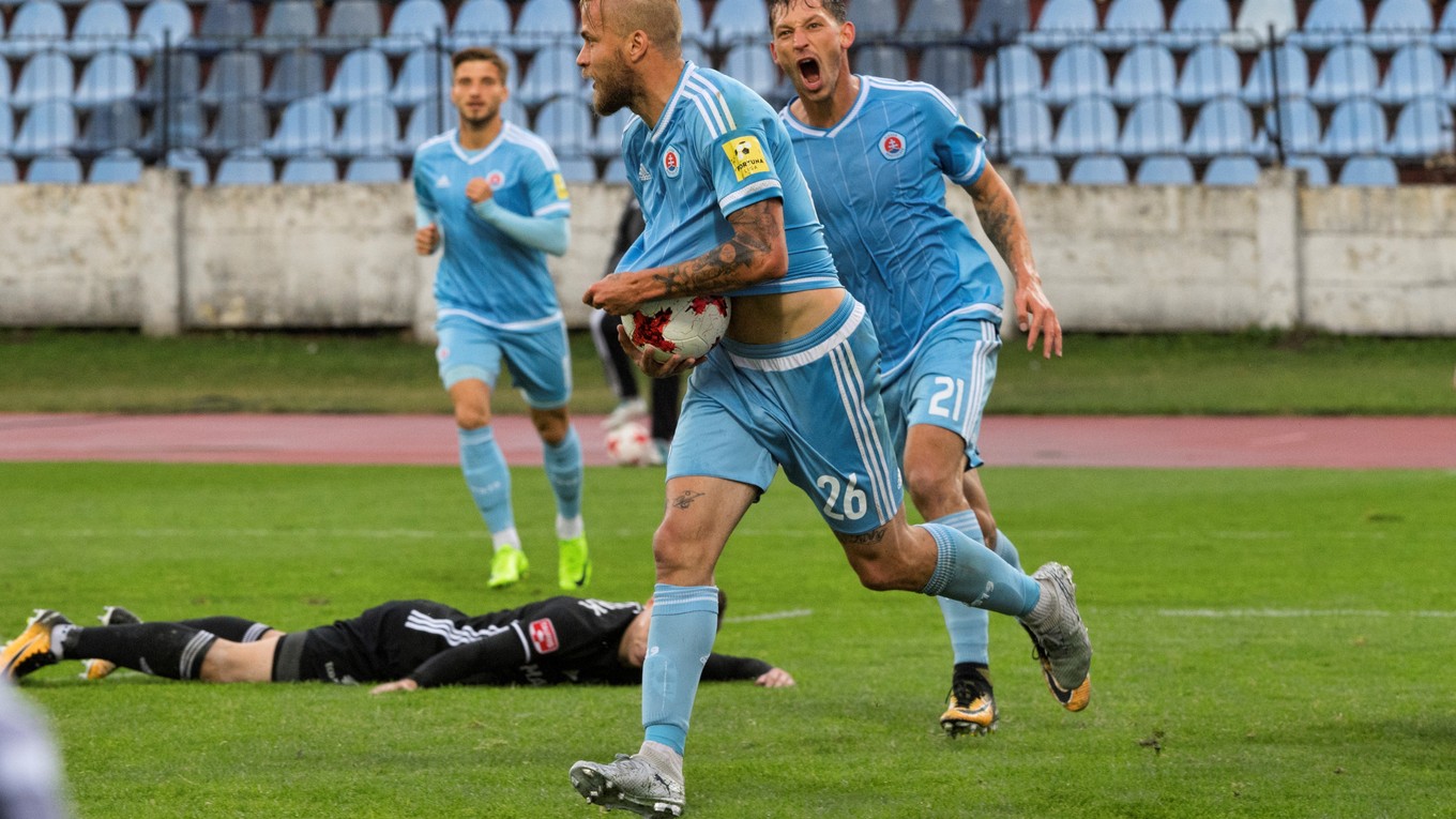 Jakub Mareš (Slovan) oslavuje svoj úvodný gól.