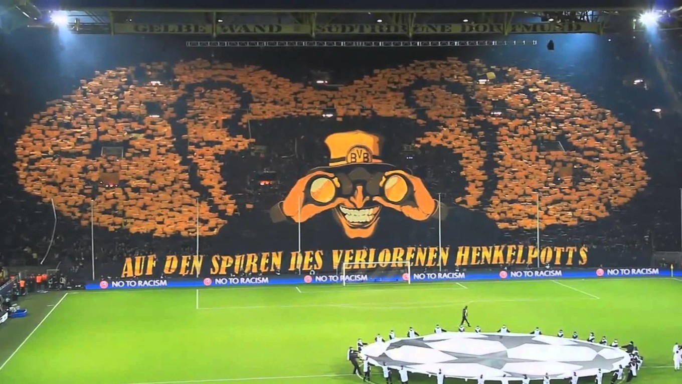 Štadión Dortmundu je vždy plný a fanúšikovia pripravujú senzačné choreo. 