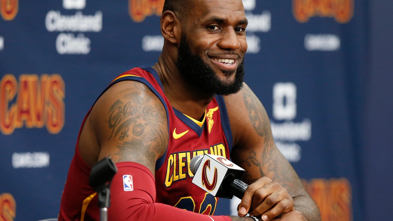 LeBron James počas mediálneho dňa NBA.