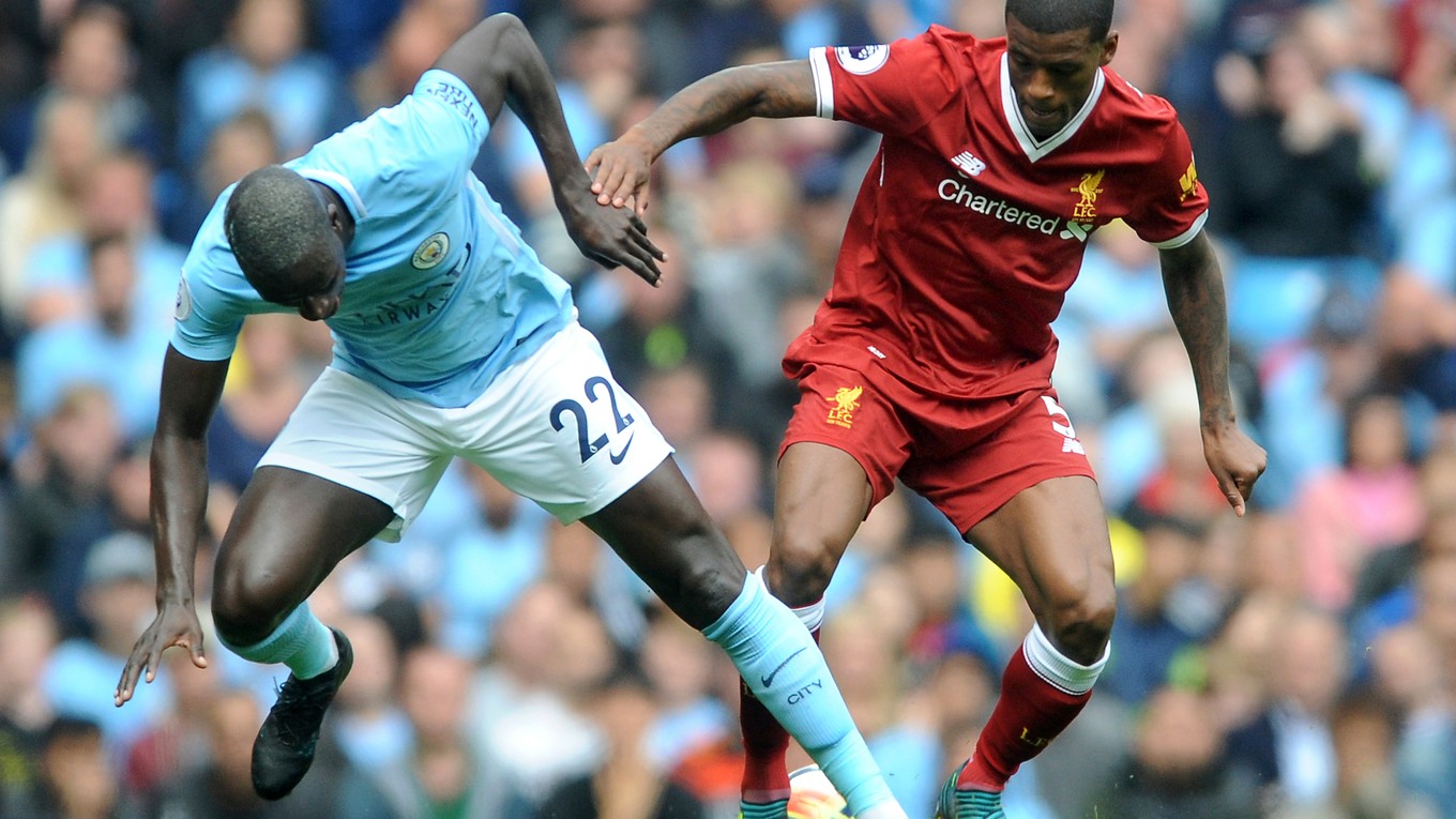 Benjamin Mendy (vľavo) bude Manchestru City chýbať niekoľko mesiacov.