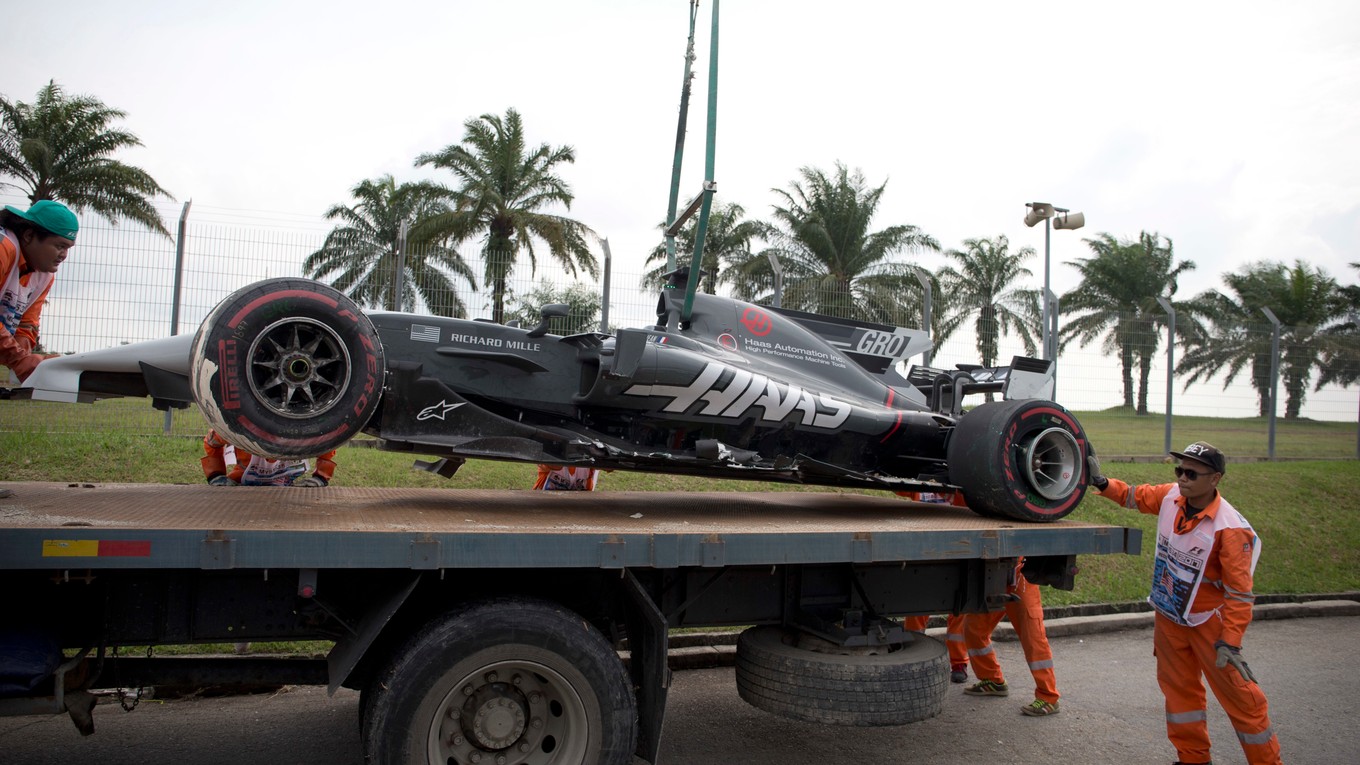 Romain Grosjean mal na tréningu pred VC Malajzie nehodu.