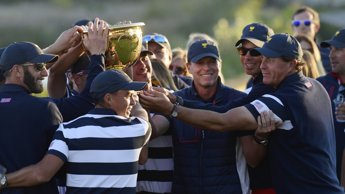 Tím USA sa raduje z triumfu.