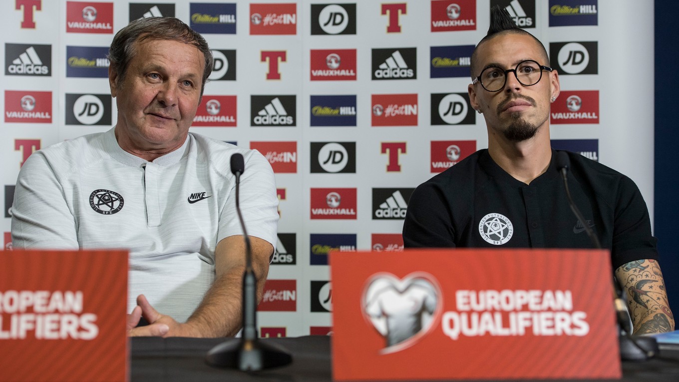 Ján Kozák a Marek Hamšík počas tlačovej konferencie.