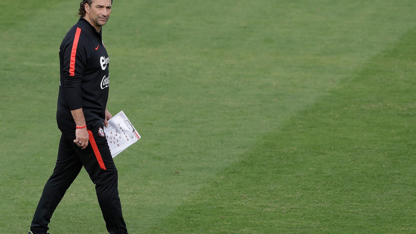 Sklamaný Juan Antonio Pizzi neplánuje pokračovať na lavičke Čile.