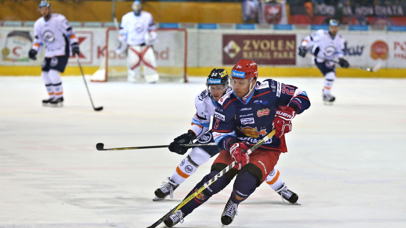 Michal Novák (vpravo) vo Zvolene skončil.