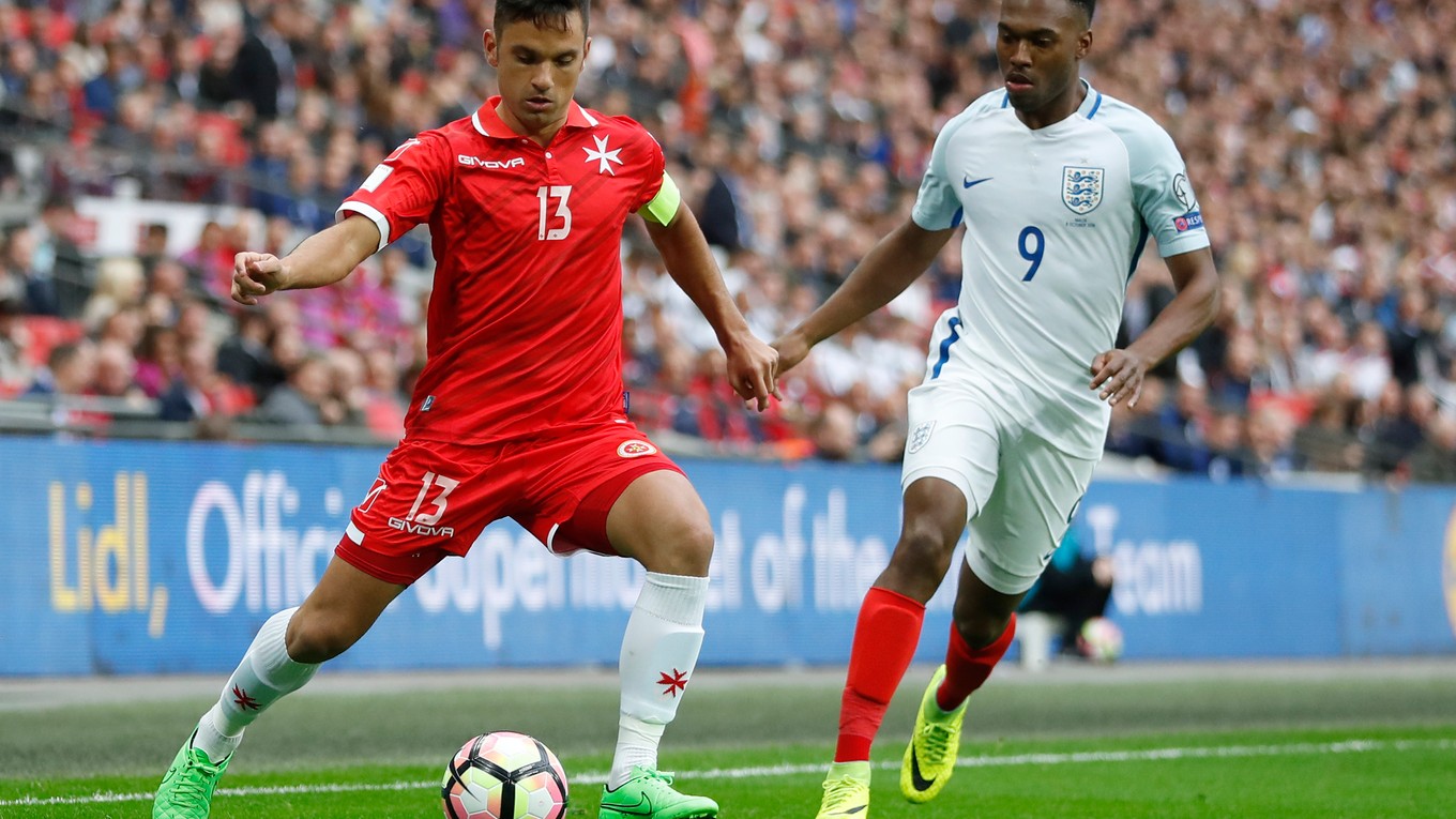 André Schembri (vľavo) je aj kapitánom reprezentácie Malty. 