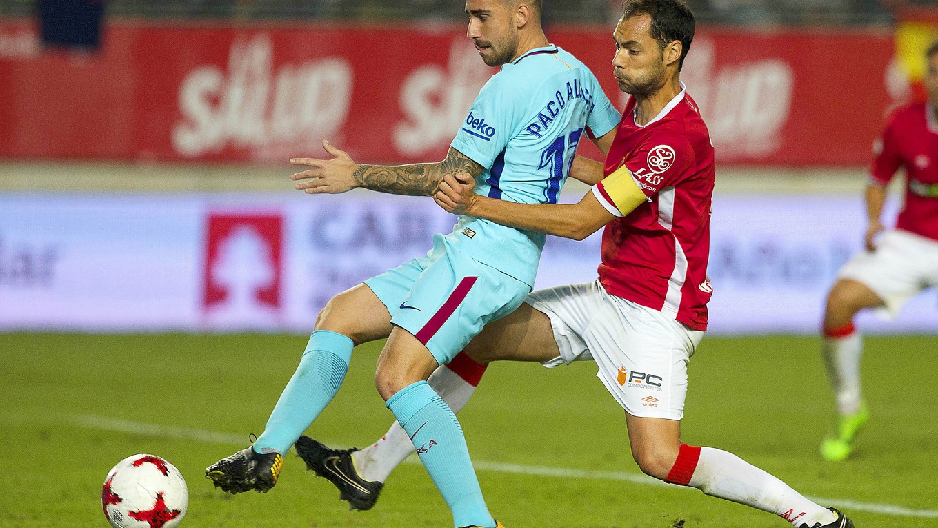 Paco Alcacer (vľavo) patril medzi úspešných strelcov FC Barcelona.