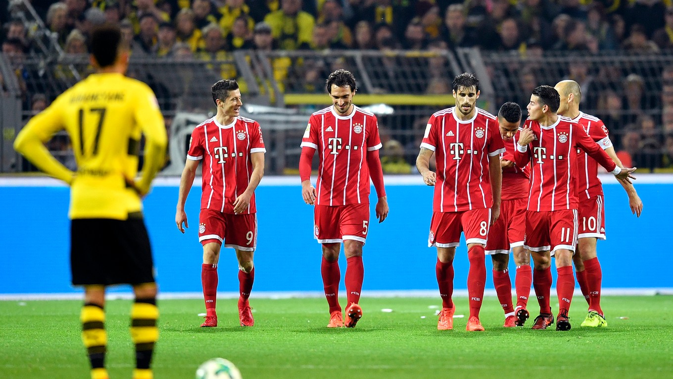 Hráči Bayernu Mníchov sa radujú po jednom z gólov.