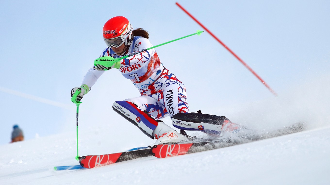 Petra Vlhová na trati prvého kola slalomu SP vo fínskom Levi.