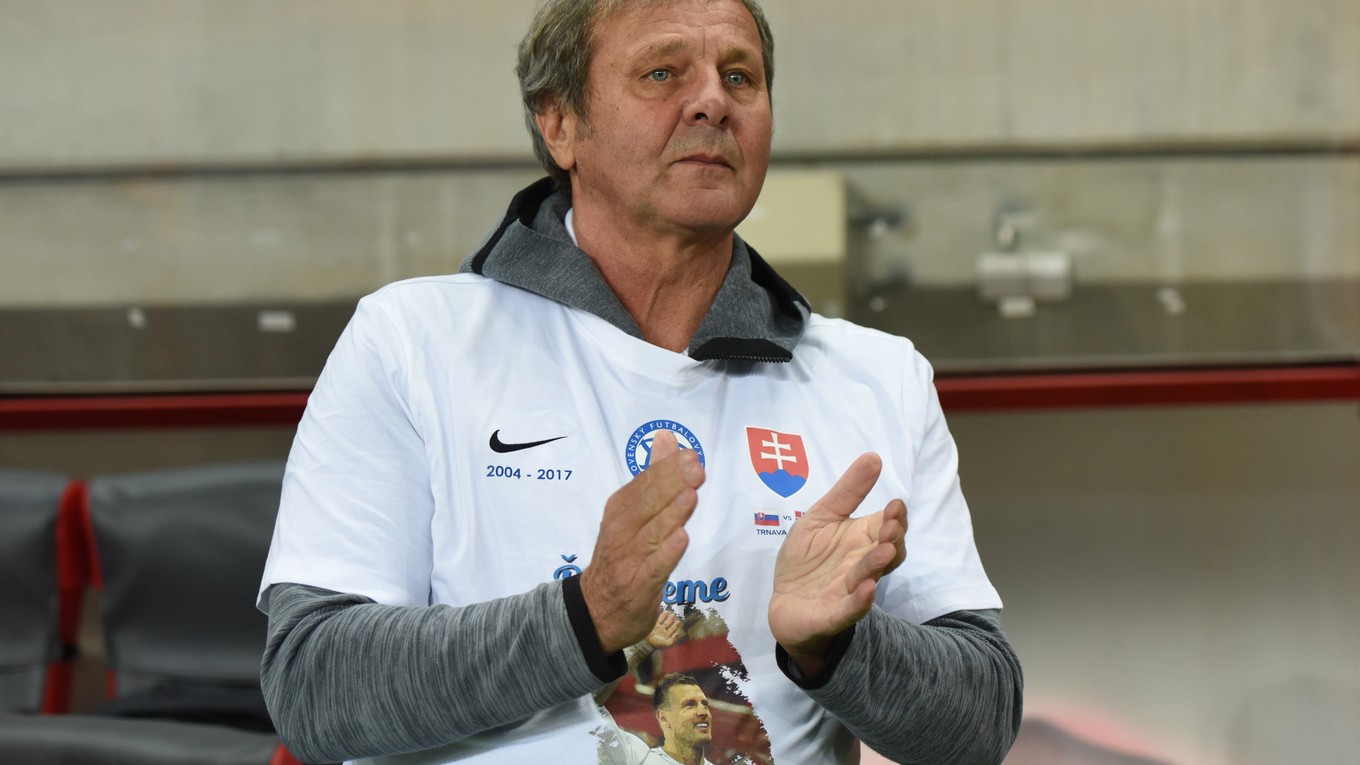 Ján Kozák pred začiatkom zápasu.