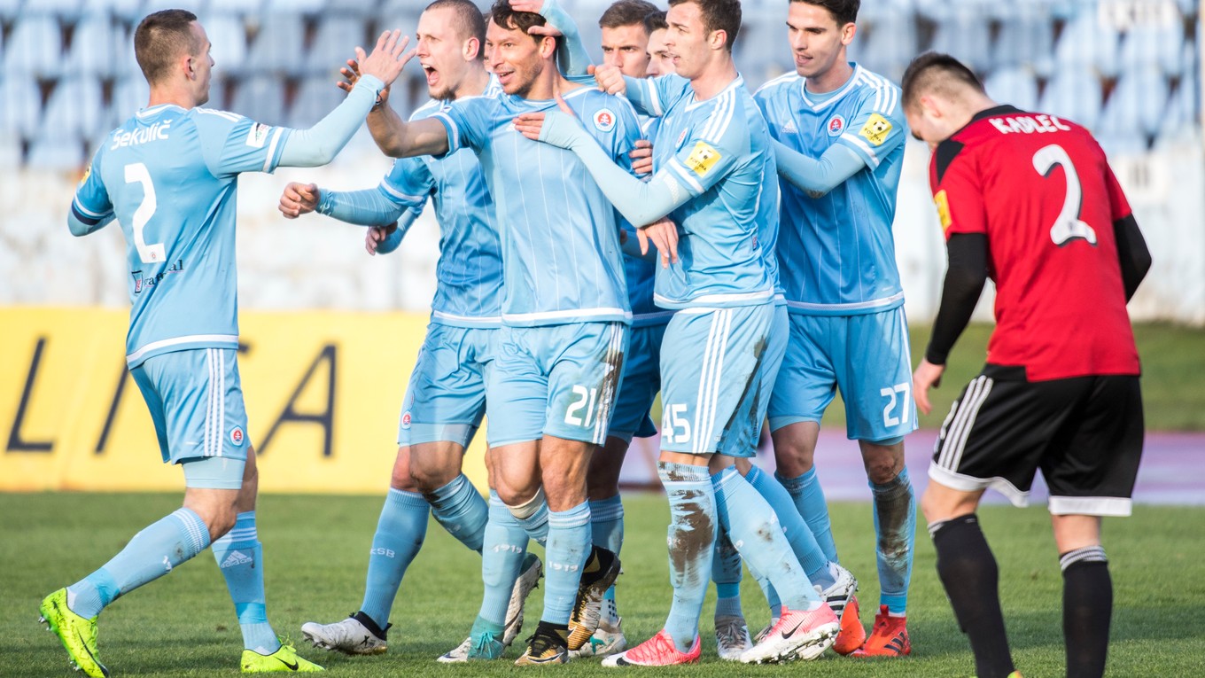 Hráči Slovana strelili v derby prvý gól.