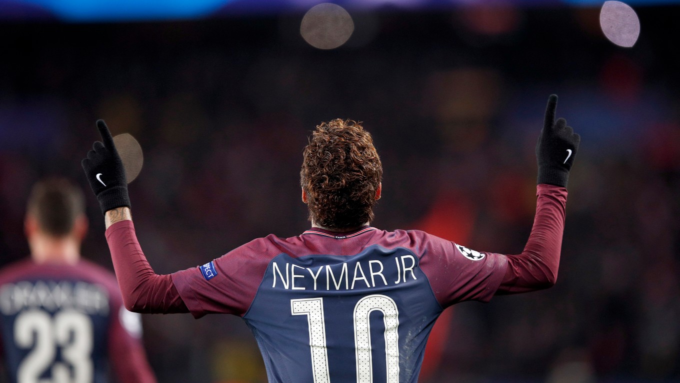 Neymar je v Paríži hviezdou.