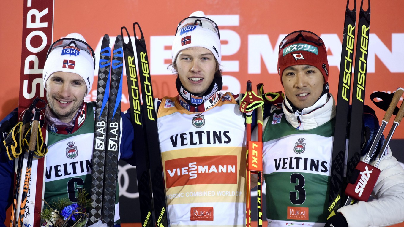 Uprostred víťaz Espen Andersen, vľavo Jan Schmid a Akito Watabe.