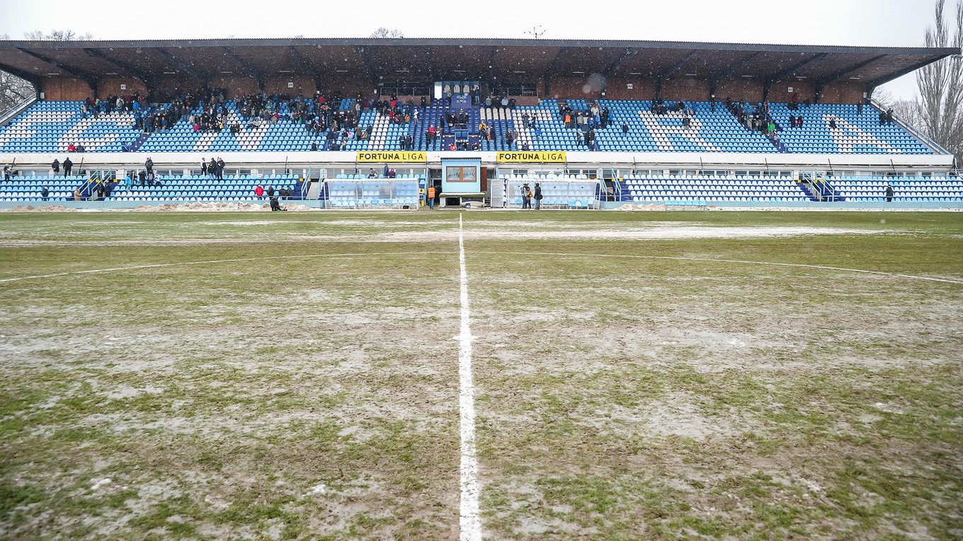 Na štadióne v Nitre sa hrať nedalo.
