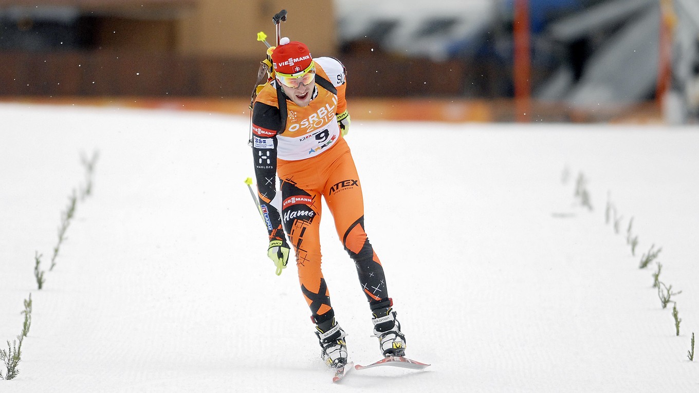 Slovenskí biatlonisti Alžbeta Majdišová a Michal Kubaliak (na snímke) skončili vo švajčiarskom Lenzerheide na 12. priečke.