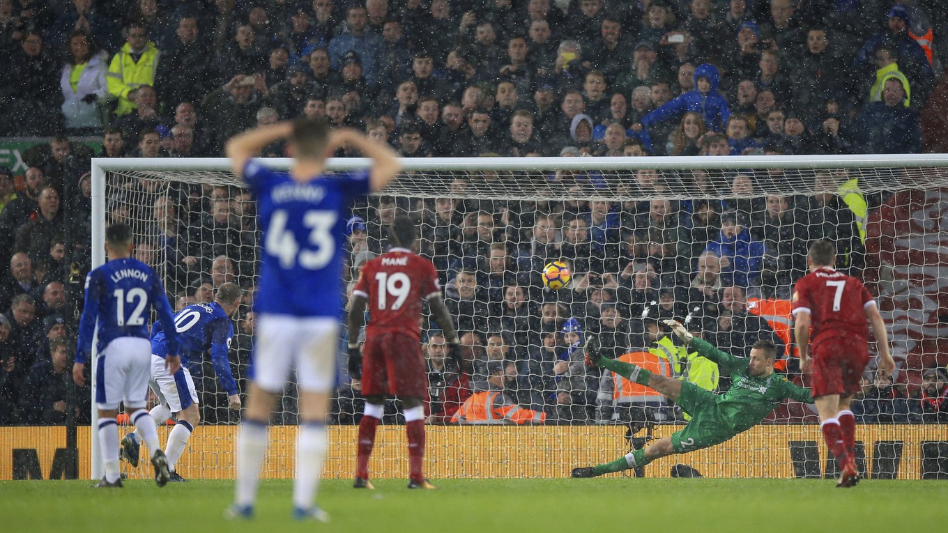 Wayne Rooney strieľa vyrovnávajúci gól.