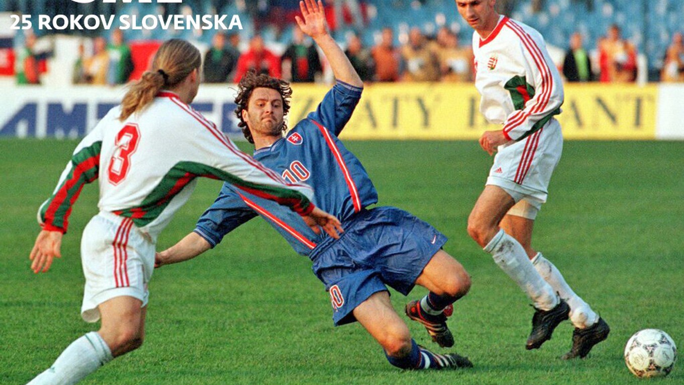 Peter Dubovský v drese Slovenska v zápase proti Maďarsku. 
