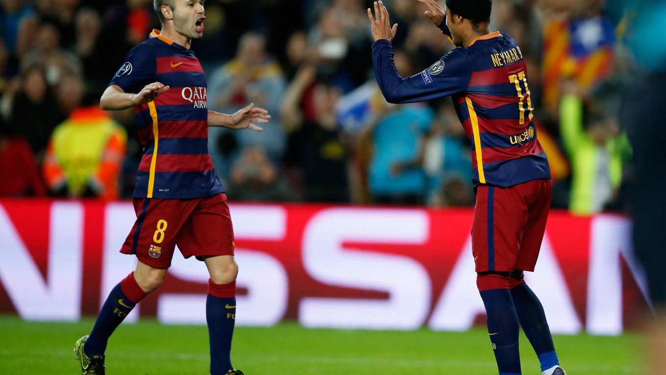 Zo spoluhráčov úhlavní rivali? Iniestovi by sa nepáčil Neymarov prestup do Realu Madrid.