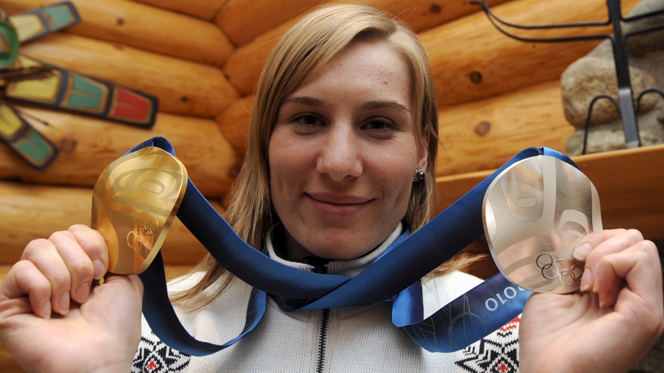 V roku 2010 sa Anastasia Kuzminová zapísala do histórie slovenského športu - na ZOH 2010 vo Vancouvri získala zlato i striebro.