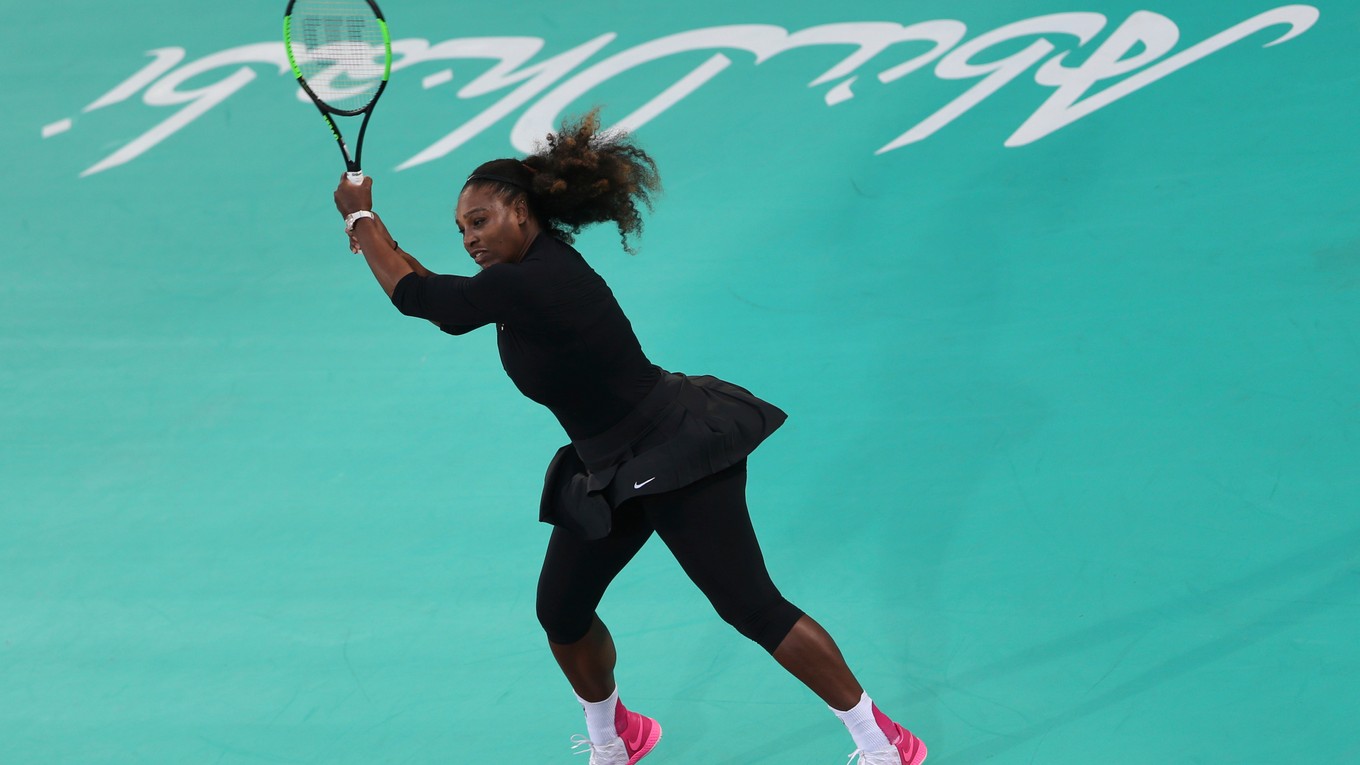 Serena Williamsová sa vrátila na kurty prehrou.