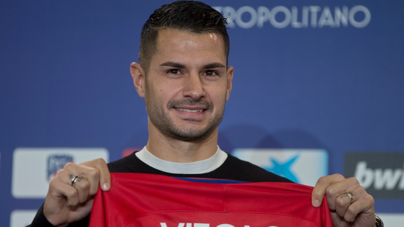 Španielsky futbalový klub Atlético Madrid na Silvestra oficiálne predstavil novú posilu Vitola.
