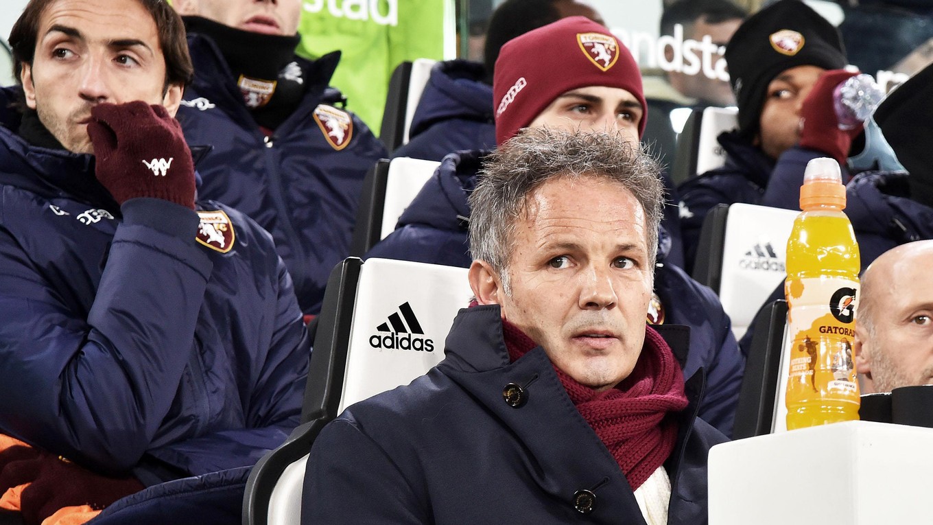 Vedenie talianskeho futbalového klubu FC Turín ukončilo spoluprácu s trénerom Sinišom Mihajlovičom.