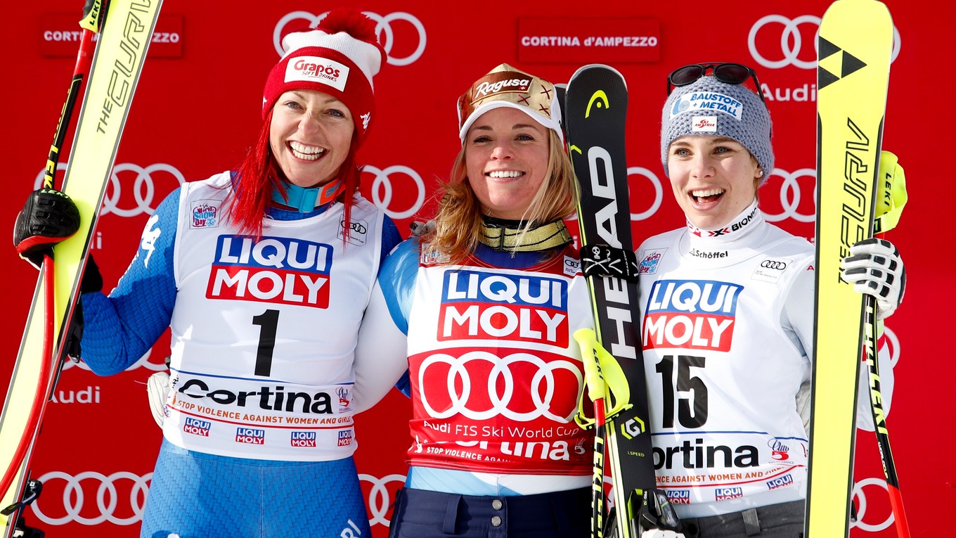 Zľava Johanna Schnarfová, Lara Gutová a Nicole Schmidhoferová.