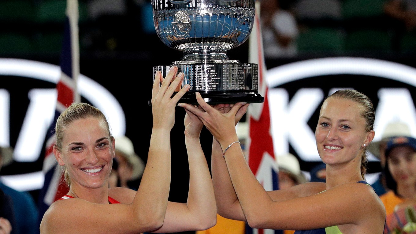 Maďarská tenistka Tímea Babosová a Francúzka Kristina Mladenovicová vyhrali štvorhru žiena na Australian Open.