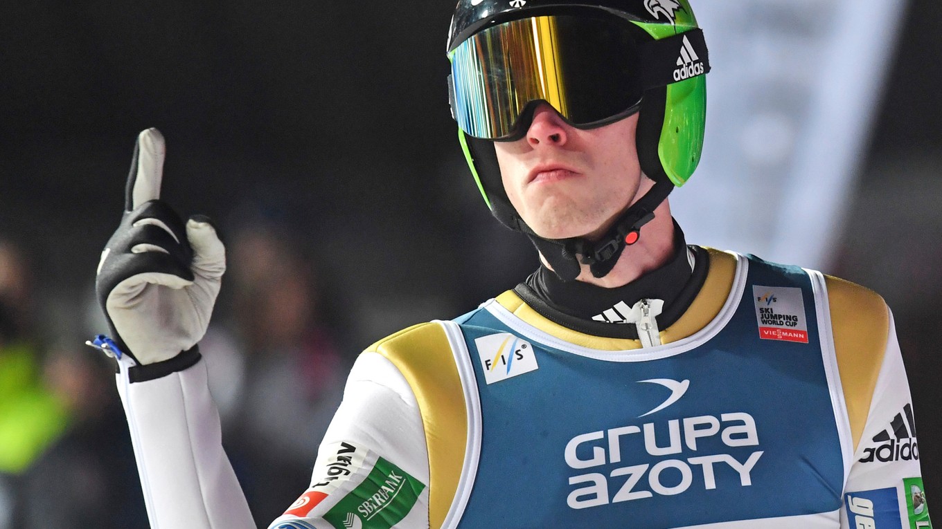 Slovinský skokan na lyžiach Anže Semenič sa stal prekvapujúco víťazom v poľskom Zakopanom.