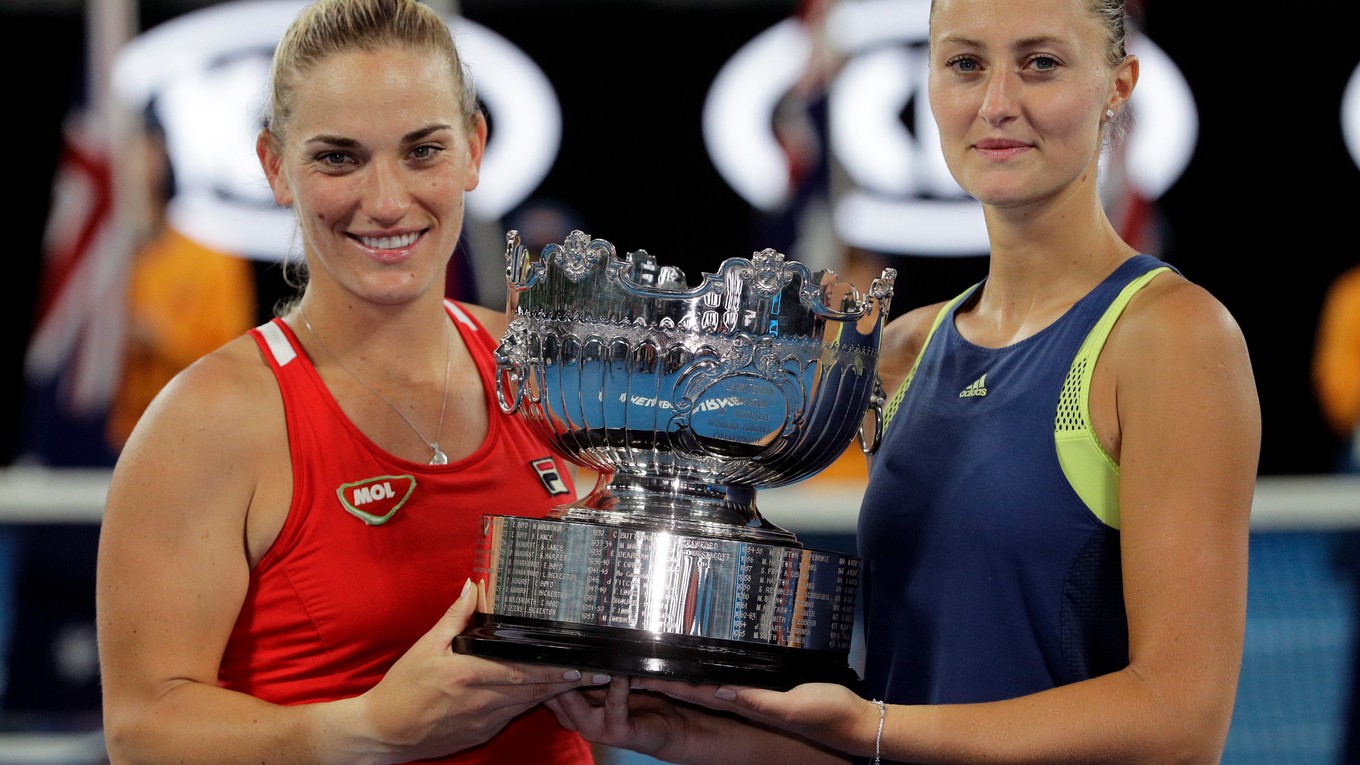 Timea Babosová (vľavo) prežíva vydarené obdobie. Na nedávnom Australian Open získala spolu s Kristinou Mladenovicovou grandslamový titul v ženskej štvorhre.