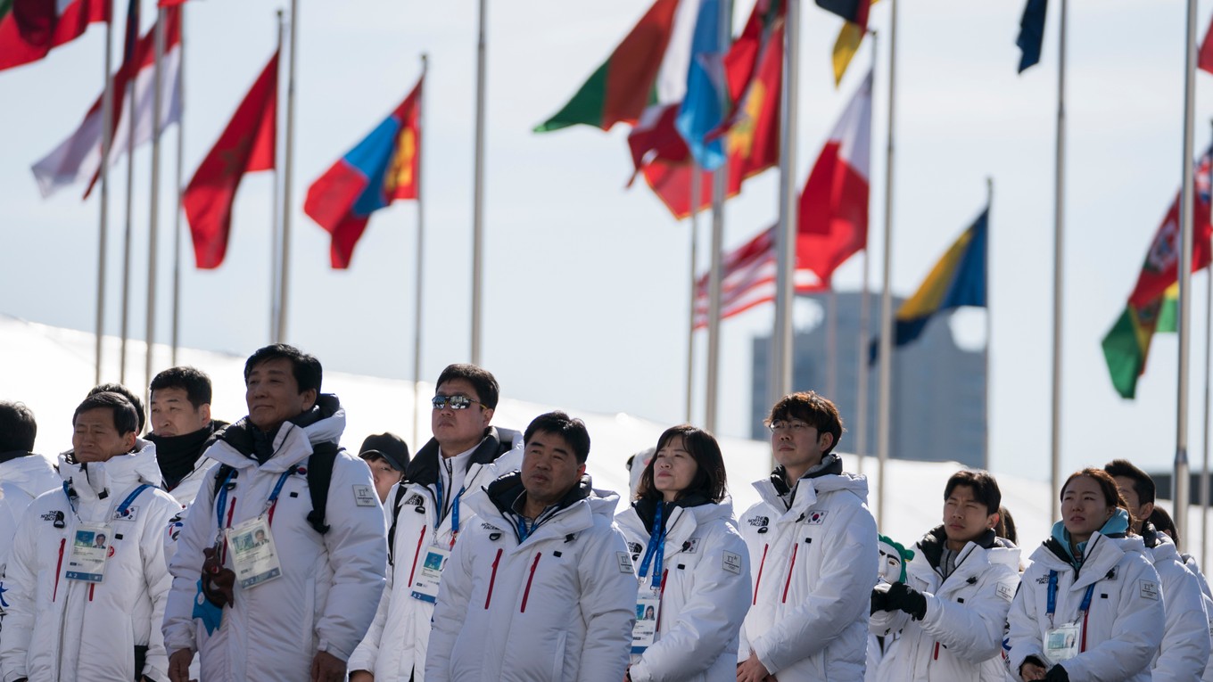 Organizátori zimnej olympiády v Pjongčangu neposkytnú športovcom z KĽDR a Iránu smartfóny, ktoré dostanú všetci ostatní športovci zadarmo.