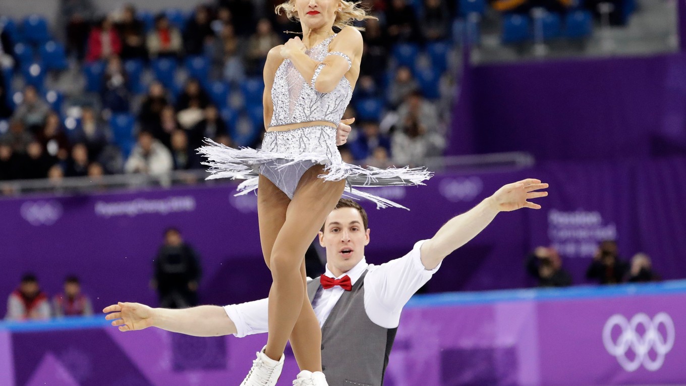 Aľona Savčenková a Bruno Massot počas svojho krátkeho programu.