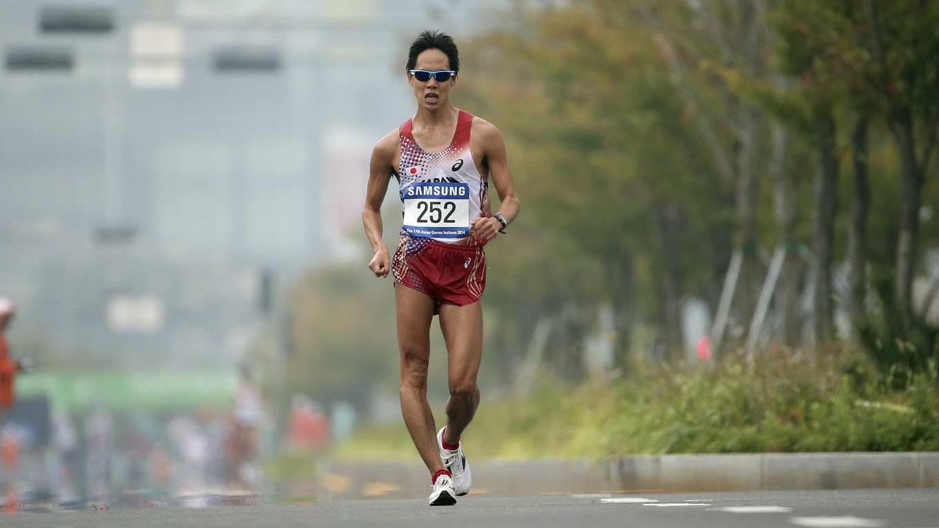 Jusuke Suzuki je svetovým rekordérom v chôdzi na 20 kilometrov.