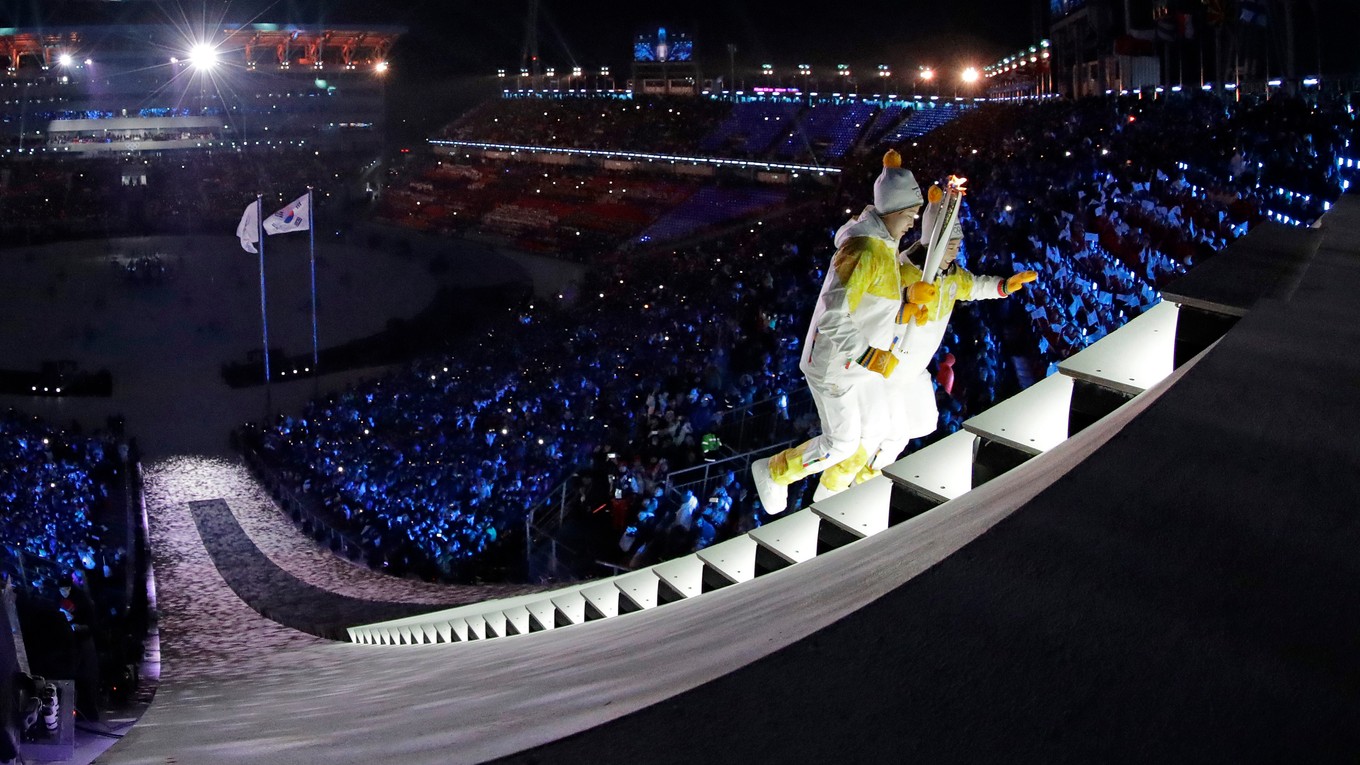 Otvárací ceremoniál napokon dopadol bez problémov.