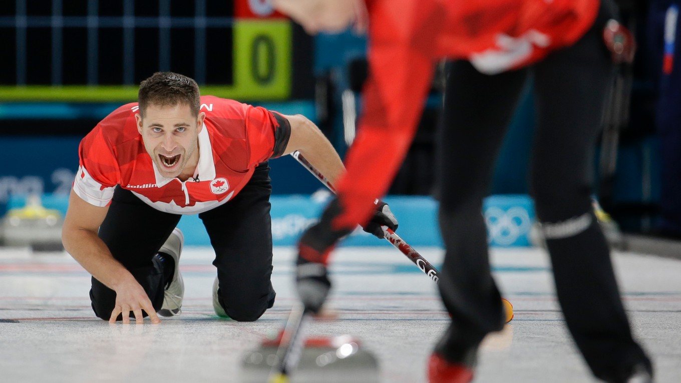 Kanadské duo John Morris a Kaitlyn Lawesová postúpilo do finále olympijskej súťaže miešaných párov v curlingu.