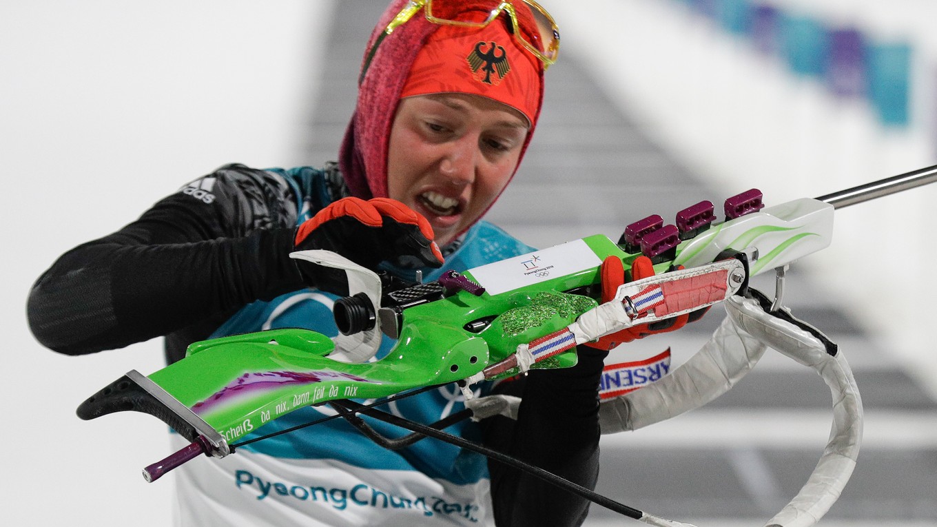 Nemka Laura Dahlmeierová zopakovala skvelý výkon zo šprintu a v Pjongčangu získala svoju druhú zlatú medailu.
