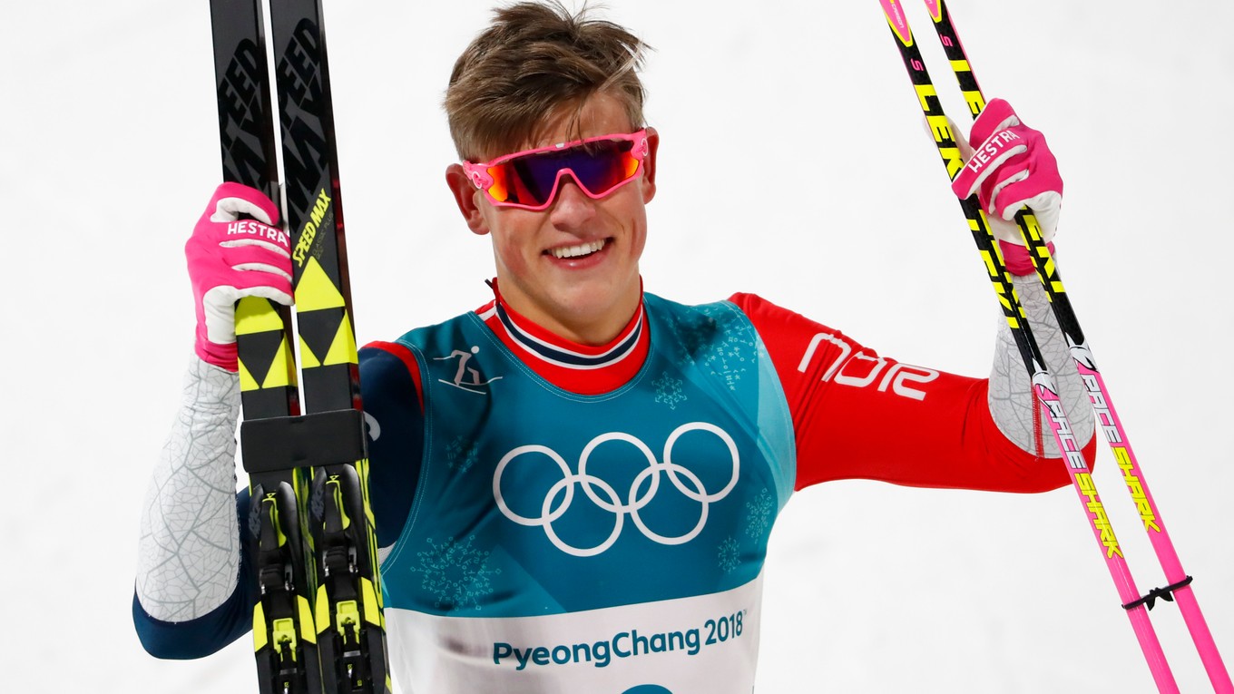 Najmladší olympijský víťaz v behu na lyžiach 21-ročný Johannes Hösflot Klaebo. 