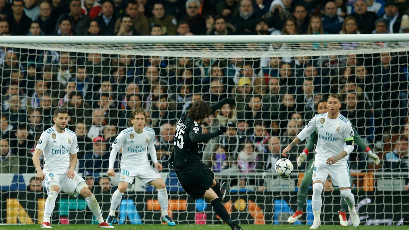 Adrien Rabiot strieľa na bránu Realu Madrid.