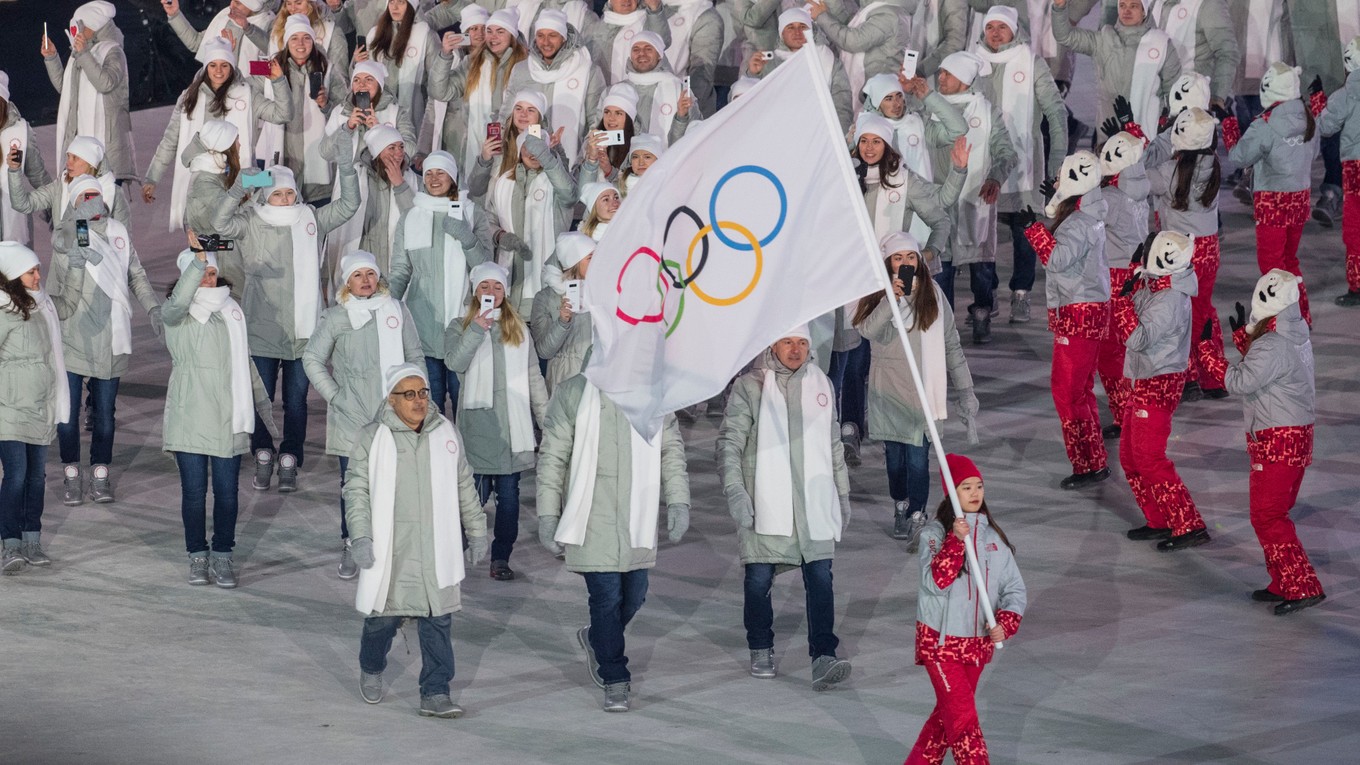 Ruskí športovci dúfajú v omilostenie, aby na záverečnom ceremoniáli mohli ísť pod Ruskou vlajkou. 