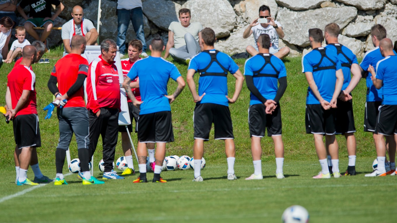 Slovákov v októbri vyzvú Švédi.