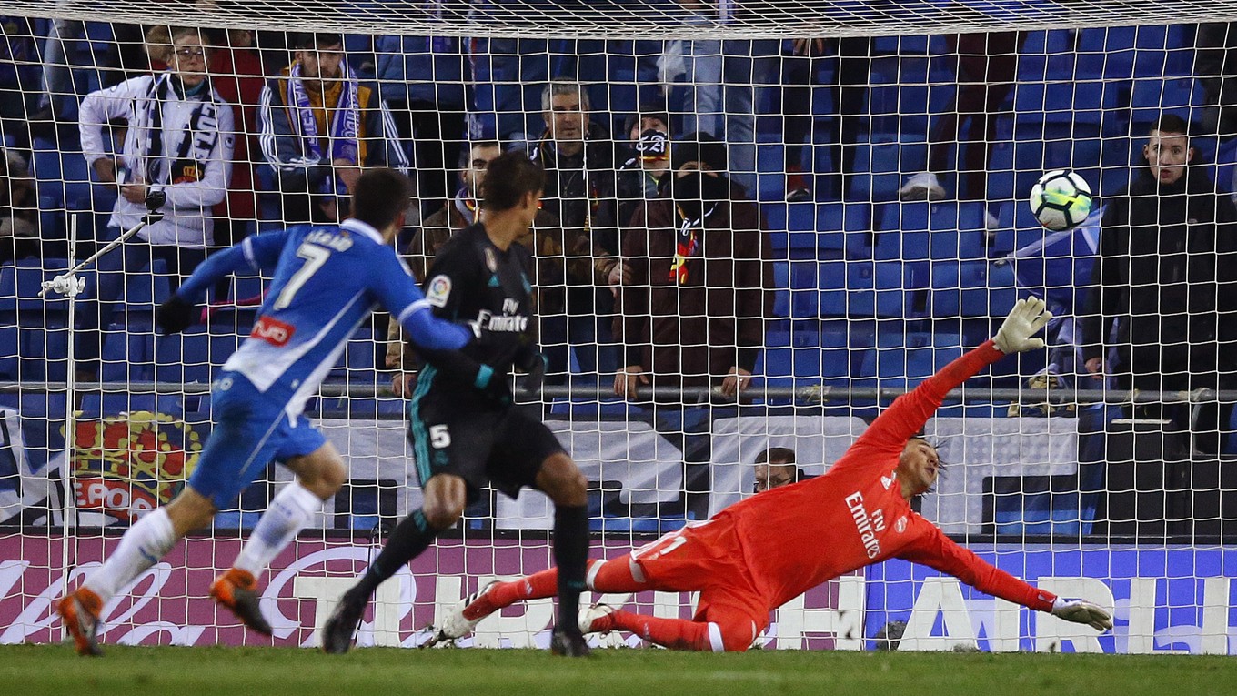 Gerard Moreno strieľa jediný gól zápasu medzi Espanyolom a Realom Madrid.